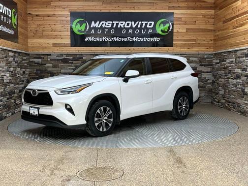 Wind Chill Pearl 2023 Toyota Highlander XLE