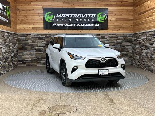 Wind Chill Pearl 2023 Toyota Highlander XLE