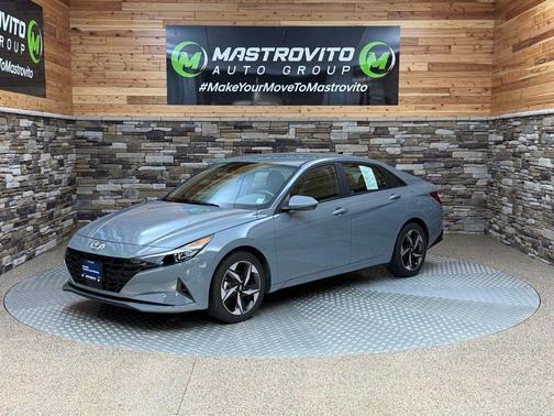 2023 Hyundai ELANTRA SEL