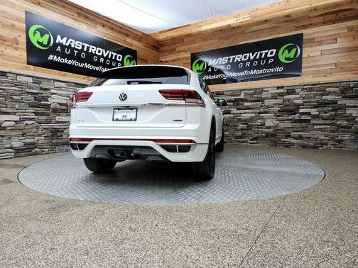 2020 Volkswagen Atlas Cross Sport 3.6L V6 SE w/Technology R-Line