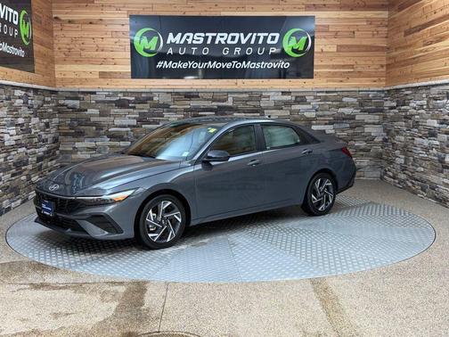 2025 Hyundai ELANTRA HEV SEL