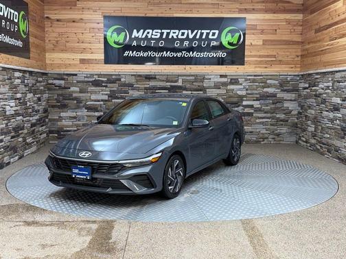 2025 Hyundai ELANTRA HEV SEL