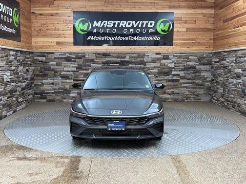 2025 Hyundai ELANTRA HEV SEL