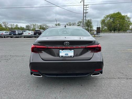 2019 Toyota Avalon XLE
