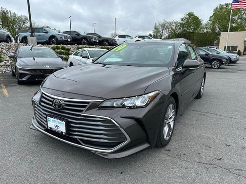 2019 Toyota Avalon XLE