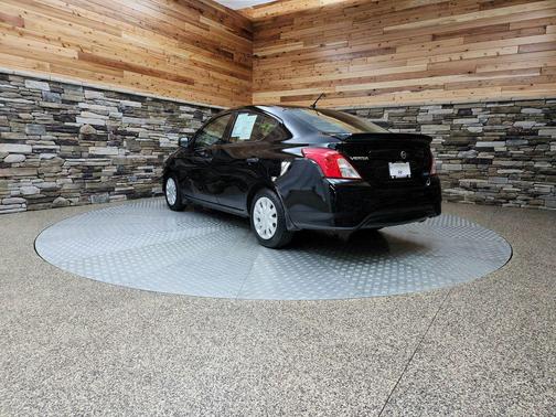 2015 Nissan Versa 1.6 S+