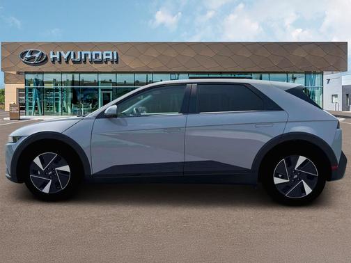 2025 Hyundai IONIQ 5 SE