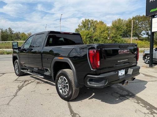 Onyx Black 2022 GMC Sierra 3500 AT4