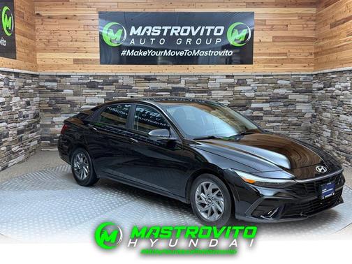 Black 2024 Hyundai ELANTRA SEL
