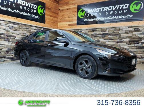 2022 Hyundai ELANTRA SEL