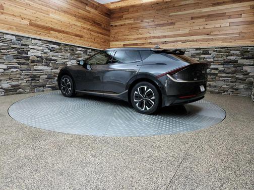 2022 Kia EV6 Wind