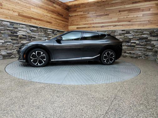 2022 Kia EV6 Wind