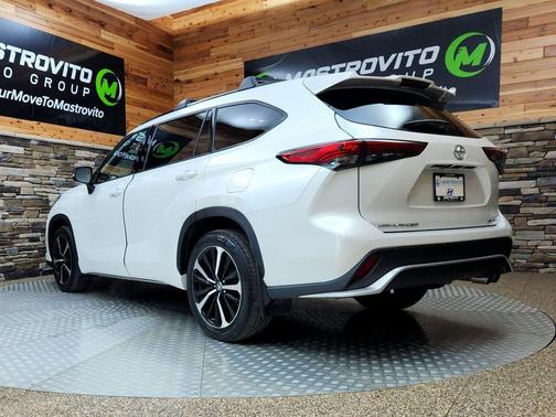 2022 Toyota Highlander XSE