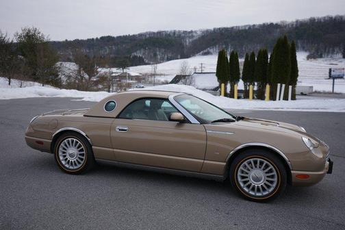 2005 Ford Thunderbird Deluxe