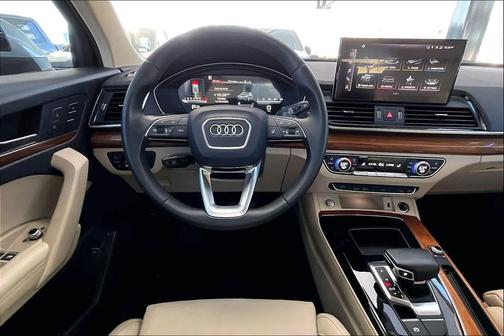 2022 Audi Q5 45 S line Premium Plus