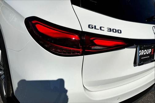 2026 Mercedes-Benz GLC 300 4MATIC