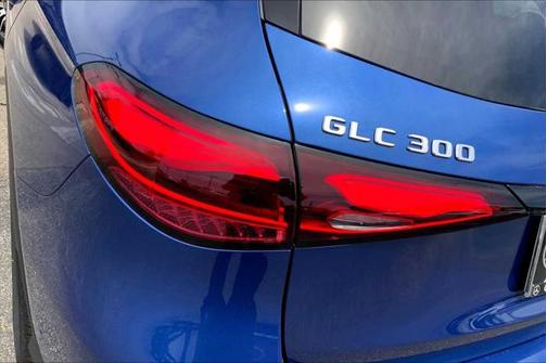 2025 Mercedes-Benz GLC 300 Base