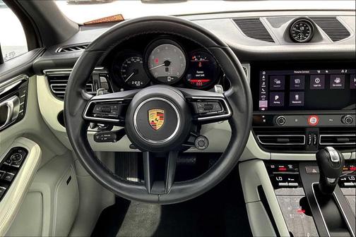 2022 Porsche Macan S