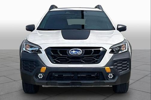 Crystal White Pearl 2024 Subaru Outback Wilderness