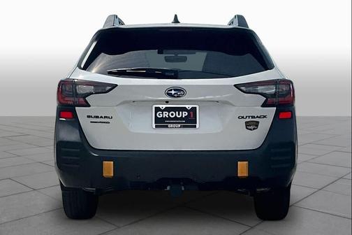 Crystal White Pearl 2024 Subaru Outback Wilderness