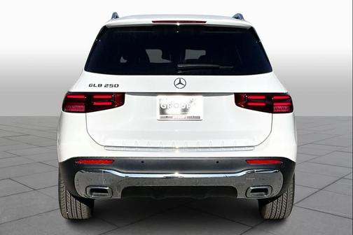Polar White 2026 Mercedes-Benz GLB 250 Base