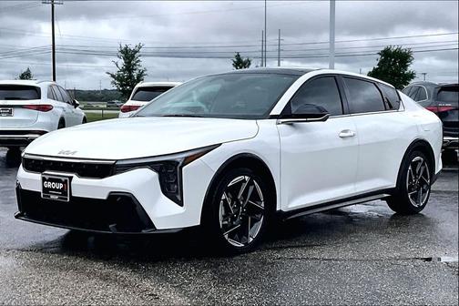 Snow White Pearl 2025 Kia K4 GT-Line