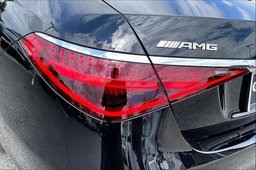 Obsidian Black Metallic 2026 Mercedes-Benz AMG S 63 E 4MATIC