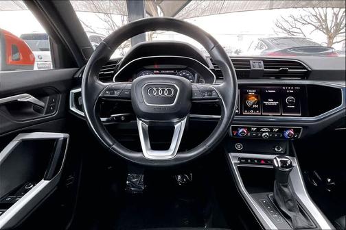 2023 Audi Q3 Premium 45 TFSI S line quattro Tiptronic