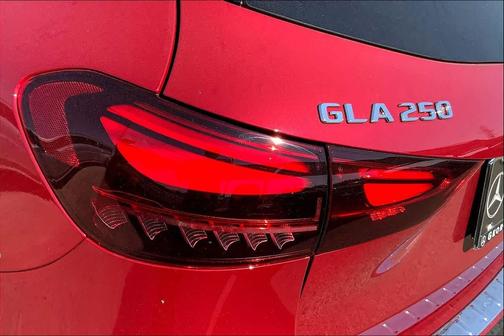 MANUFAKTUR Patagonia Red Metallic 2025 Mercedes-Benz GLA 250 4MATIC