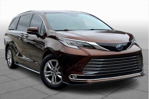 2022 Toyota Sienna Limited 7-Passenger