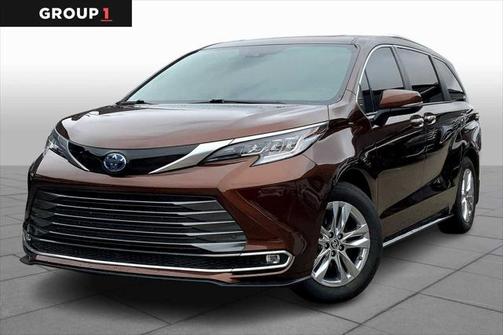 2022 Toyota Sienna Limited 7-Passenger