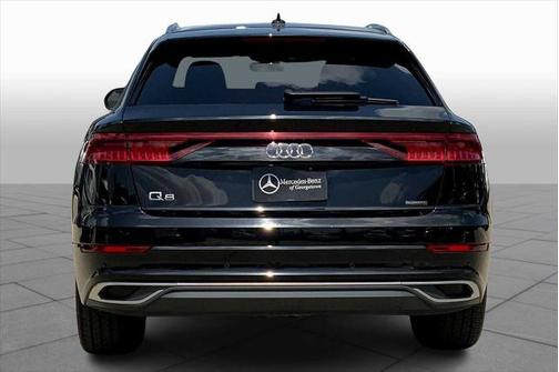 2022 Audi Q8 55 Premium Plus
