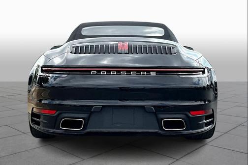 2022 Porsche 911 Carrera