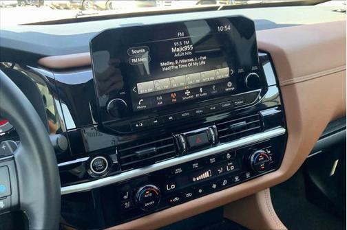 2024 Nissan Pathfinder Platinum 4WD