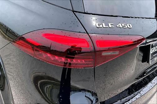 Black 2026 Mercedes-Benz GLE 450 4MATIC