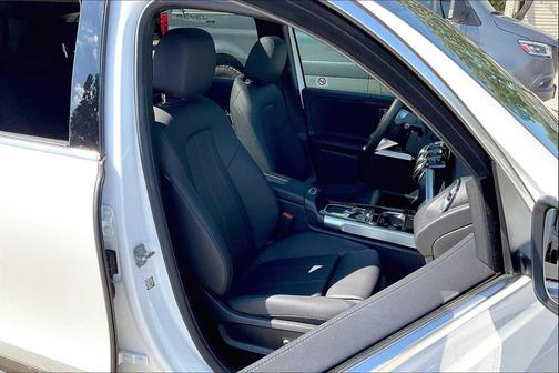 2025 Mercedes-Benz GLB 250 Base