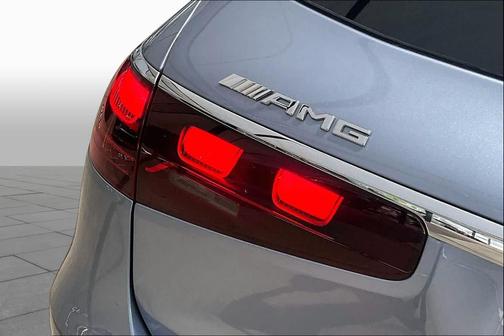 MANUFAKTUR Cote d Azur Light Blue Metallic 2026 Mercedes-Benz AMG GLS 63 Base