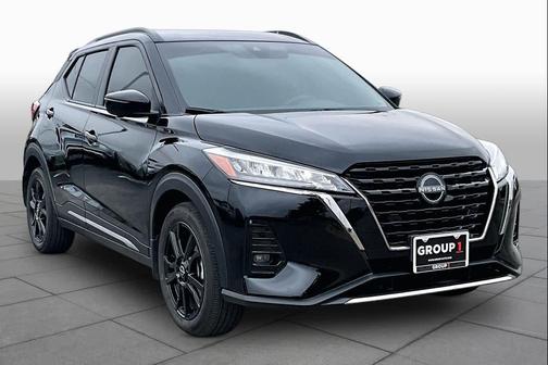 Super Black 2024 Nissan Kicks SR
