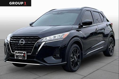 Super Black 2024 Nissan Kicks SR