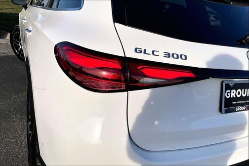 2026 Mercedes-Benz GLC 300 4MATIC