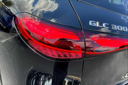 2026 Mercedes-Benz GLC 300 Base