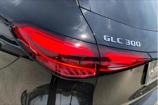 2025 Mercedes-Benz GLC 300 Base
