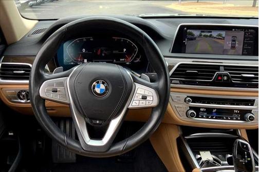 2022 BMW 740 i