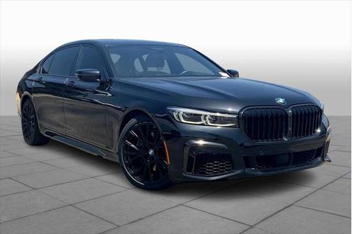2022 BMW 740 i