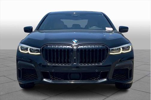 2022 BMW 740 i