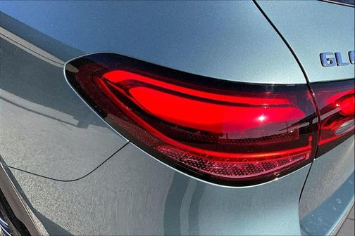 Verde Silver Metallic 2026 Mercedes-Benz GLC 300 4MATIC
