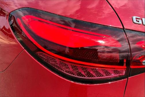 MANUFAKTUR Patagonia Red Metallic 2026 Mercedes-Benz GLC 300 Base