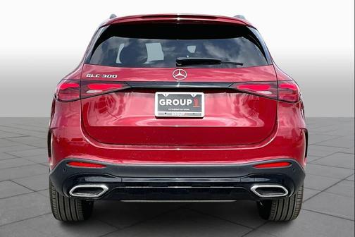 MANUFAKTUR Patagonia Red Metallic 2026 Mercedes-Benz GLC 300 Base