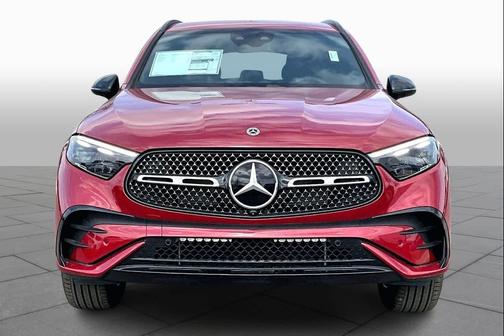 MANUFAKTUR Patagonia Red Metallic 2026 Mercedes-Benz GLC 300 Base
