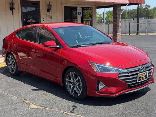 Scarlet Red 2019 Hyundai ELANTRA SE